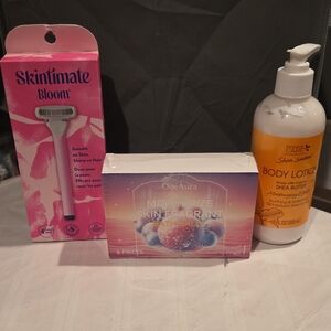 Bloom Razor and OceAura Bath Ball Set